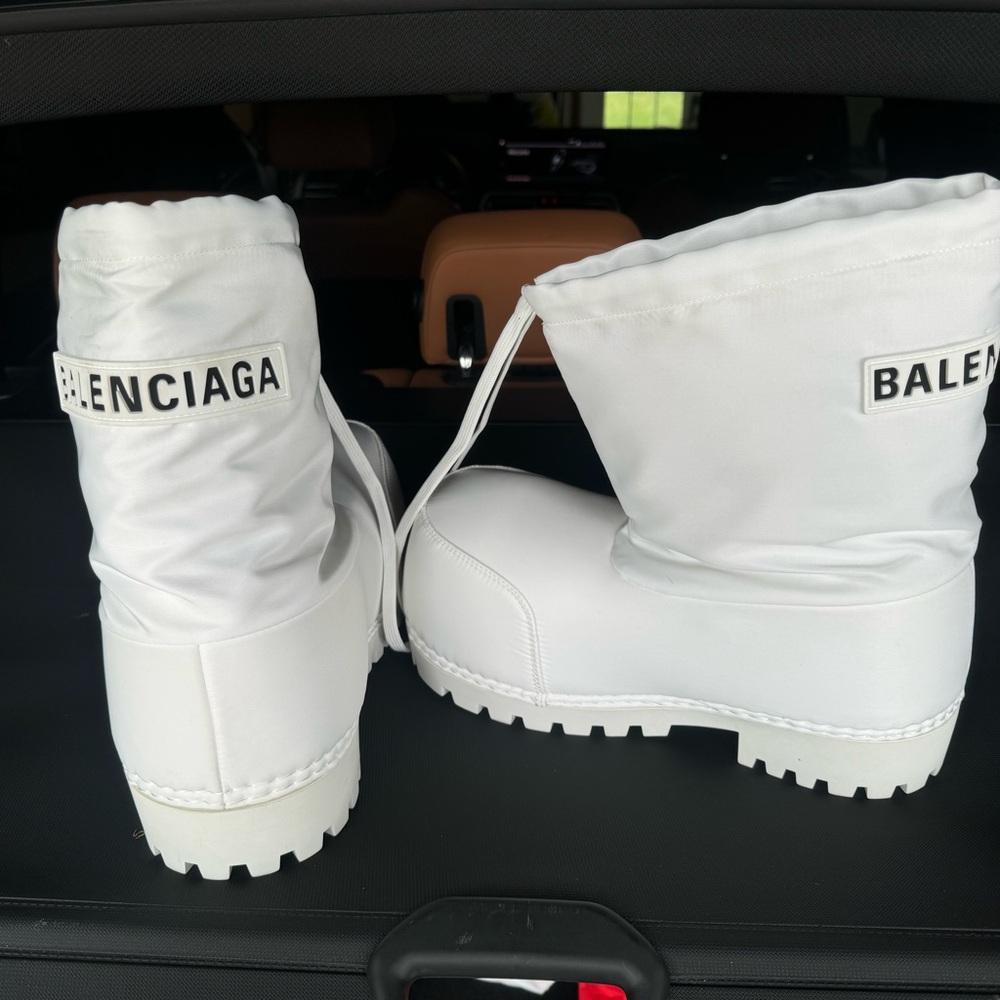 Balenciaga White Winter Boots